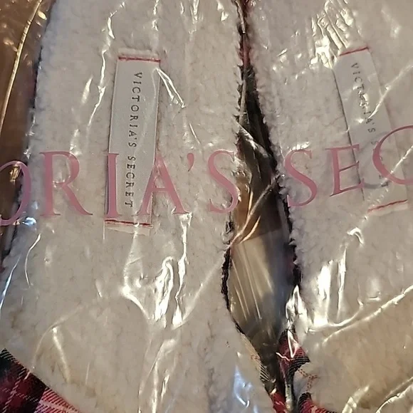 NEW Victoria’s Secret Flannel Slippers Satin Bow. Size Medium size 6.5/7 - Picture 2 of 5